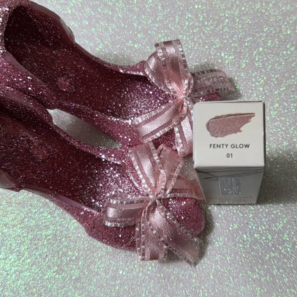 Fenty Glow ✨️ Fenty Beauty Gloss Bomb Universal Lip Luminizer NWT